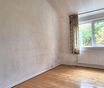 4 bedroom terraced house to rent - Photo 5