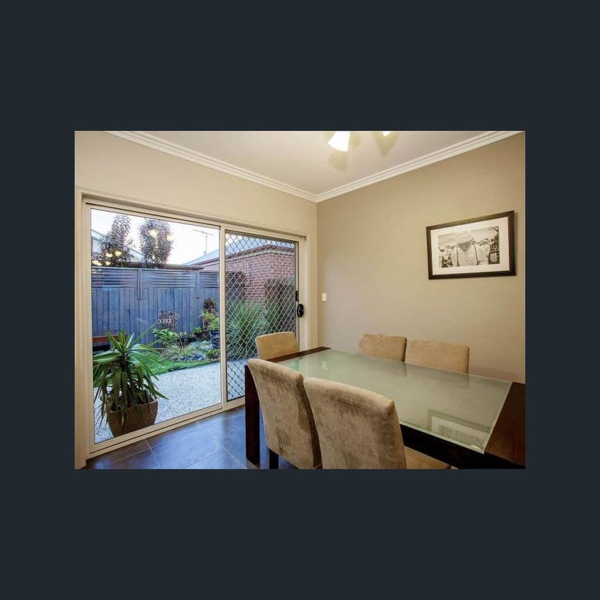 Modern 3 bedroom townhouse - Photo 1