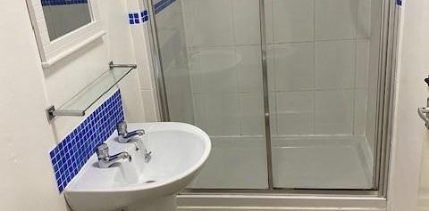 3 bedroom flat share to rent - Photo 2