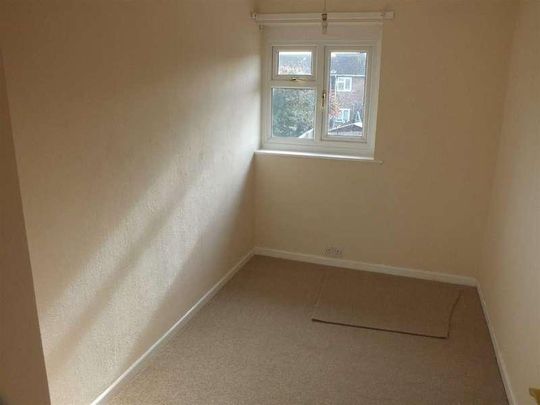 Ash Grove, Westbury, BA13 - Photo 1