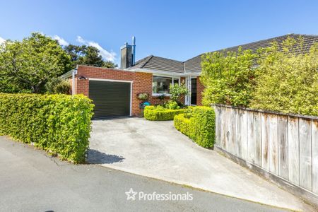 37 Sunbrae Drive, Silverstream, Upper Hutt - Photo 2