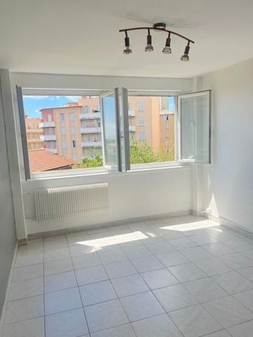 Appartement 3 pièces 48m2 MARSEILLE 15EME 790 euros - Photo 5