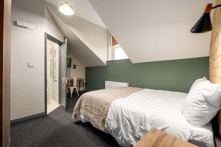 1 bedroom in a house share to rent - Photo 2