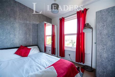 6 bedroom terraced house to rent - Photo 3