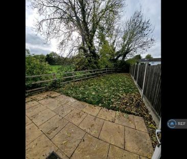 2 bedroom semi-detached house to rent - Photo 5