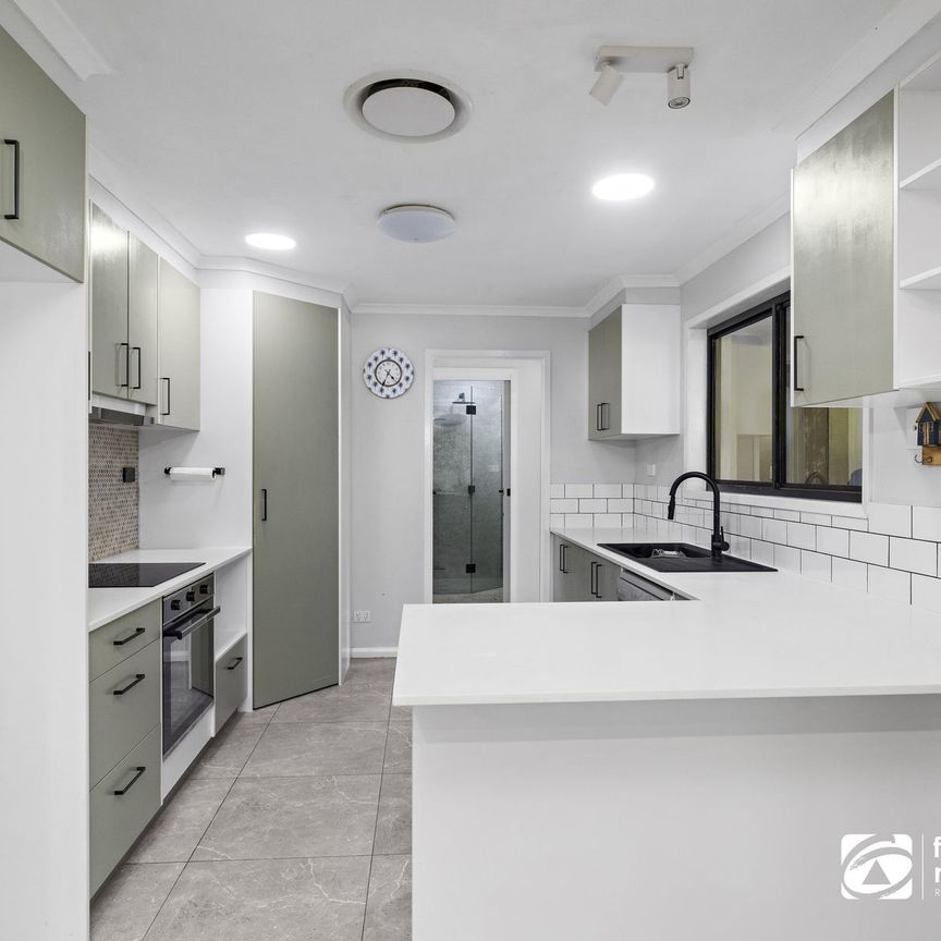 STUNNING MODERN FAMILY HOME WITH BEAUTIFUL INGROUND POOL IN VICTORIA POINT - Photo 1