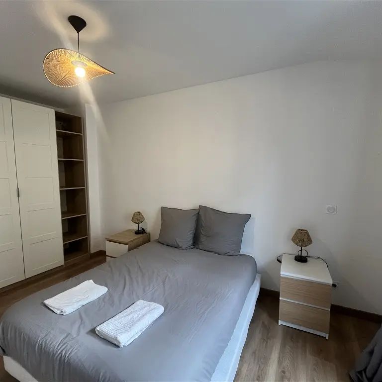 Location maison 4 pièces - 112m² à Avgnon (84000) - Photo 1