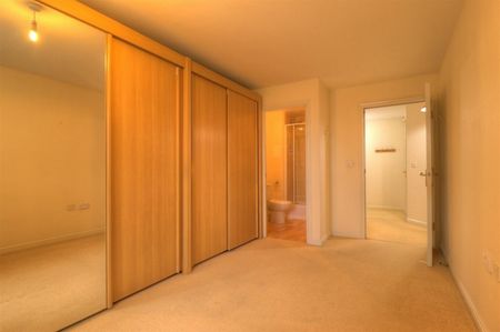 2 BED Apartment To rent - Photo 4