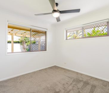 Burleigh Waters Summer Living at its best! - Photo 4