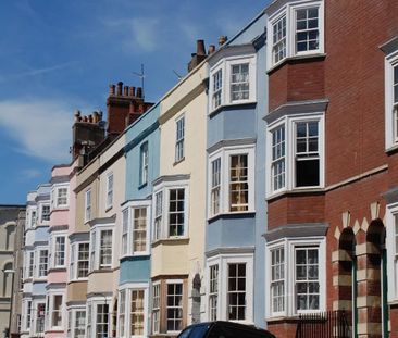 2 Bed Maisonette, Alfred Place, BS2 - Photo 2