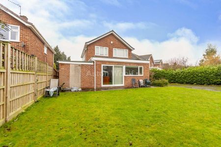 6 bedroom detached house to rent - Photo 3