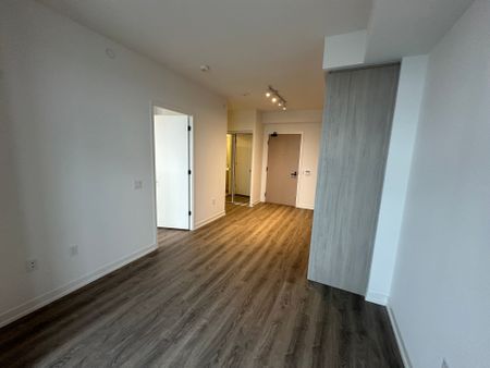 For Lease - 8 Interchange Way Unit# 5305, Vaughan, Ontario - Photo 5