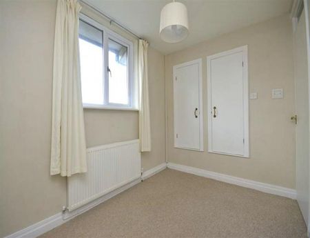 2 Bedroom Terraced To Let - Photo 2