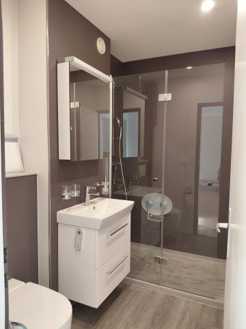 Frisch renovierte 3.5-Zimmerwohnung, ruhig und in Bahnhofsnähe - Photo 5