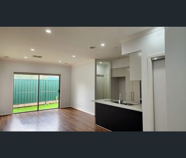 2/29 Cassowary Avenue, Werribee, Vic 3030 - Photo 2