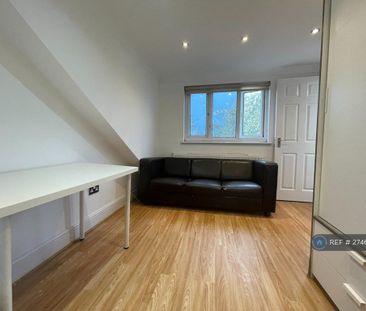 3 bedroom flat to rent - Photo 1