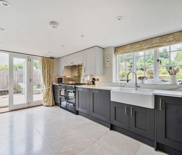 Sandhills Wormley, Godalming - 3 bedrooms Property for lettings - S... - Photo 4