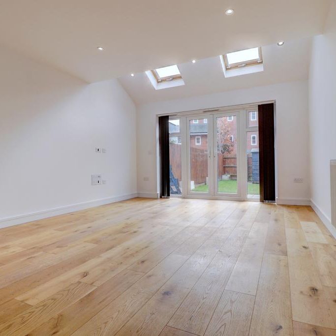 3 bedroom terraced house to rent - Photo 1