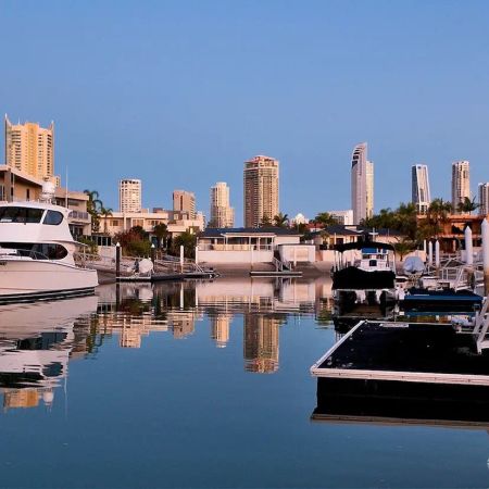 EXCLUSIVE NORTH-EAST FACING ELEGANT WATERFRONT HOME - Photo 3