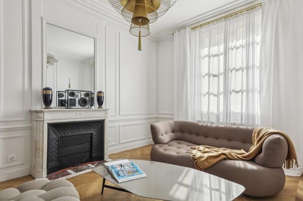Location Appartement 3 pièces Meublé 102m² PARIS 6ème - Photo 1