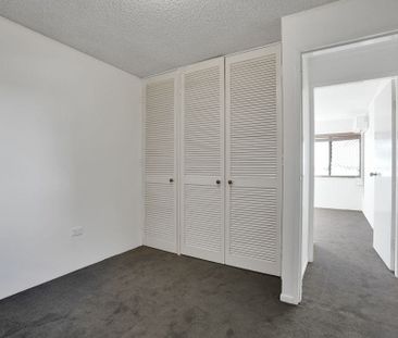 NEAT LOW MAINTENANCE 2 BEDROOM UNIT WITH AIR CONDITIONING IN PRIME ... - Photo 3