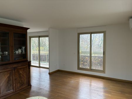 Location Appartement 3 pièces 65m² PARIS 12ème - Photo 2