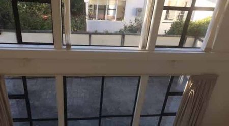 Sunny Karori City-End Townhouse - Photo 2