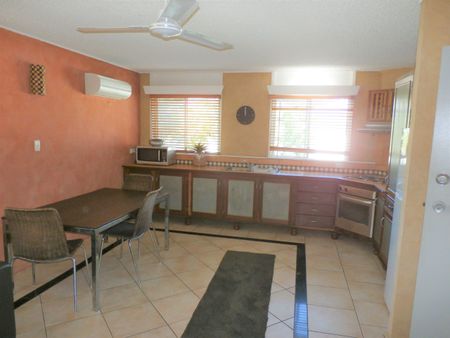 AMAZING LOCATION! UNIT ON THE STRAND, NORTH WARD! - Photo 5
