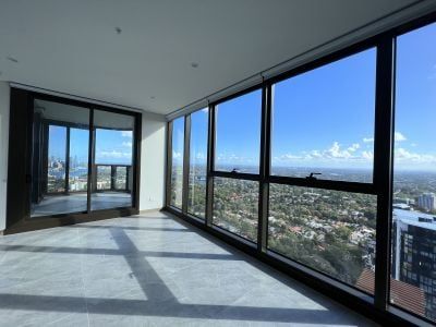 Two Bedroom with Magnificent Harbour bridge & City Views - Photo 1