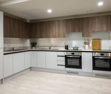 1 bedroom in a flat share to rent - Photo 3