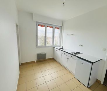A LOUER Studio 50000 Saint-Lô CENTRE VILLE 25 m² - Photo 2