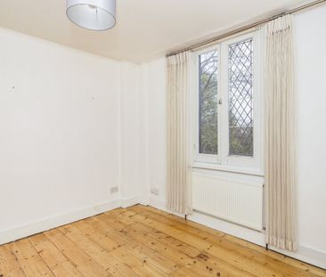 Flat to rent - Mowbray Road, London, SE19 - Photo 4