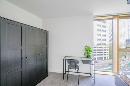 Essex Street - Photo 3