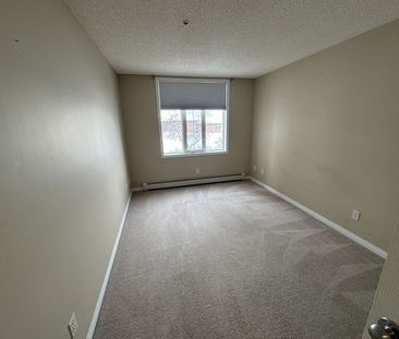 210, 40 Parkridge View SE, Calgary - Photo 2