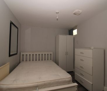 3 Bed Maisonette, Colina Mews, N15 - Photo 2