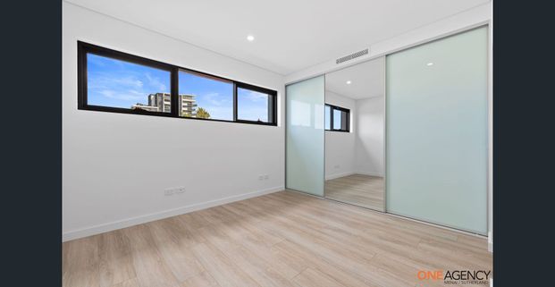 MODERN PENTHOUSE - Photo 1