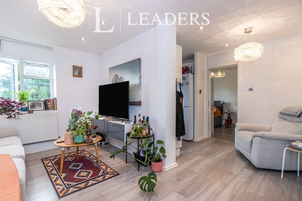 1 bedroom apartment to rent Berkeley Court, Weybridge, KT13 - Photo 1