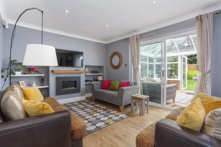 3 bedroom semi-detached house to rent - Photo 2