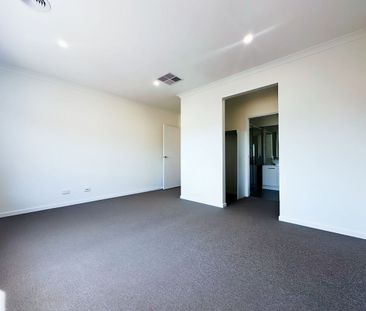 BRAND NEW 4 Bedroom Home with SOLAR PANELS! - Photo 5