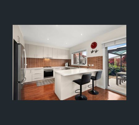3/5 Fraser Court, Jacana, Vic 3047 - Photo 3
