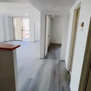 2 beds 1 bath - Photo 2