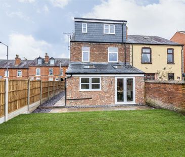 6 bedroom semi-detached house to rent - Photo 5