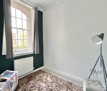 3 bedroom Three Bedroom Town House to rent - Photo 6