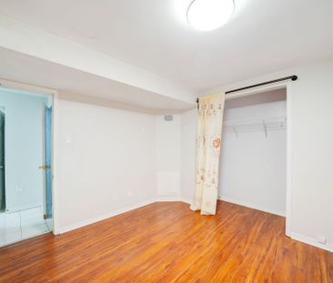 For Lease - 5 Claresholme Drive, Toronto, Ontario - Photo 6