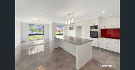 Charming, Well-Presented Home in Peaceful Surroundings - Photo 5