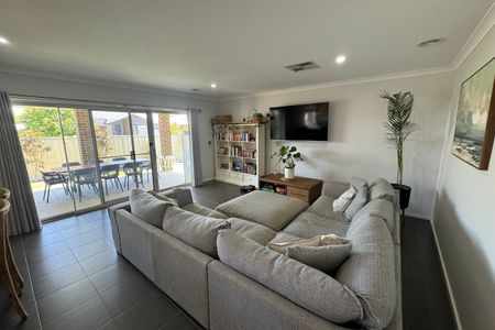 4 BEDROOM HOME IN SANCTUARY PARK! - Photo 4