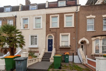 Manbey Park Road - Photo 5