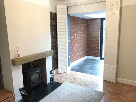 3 bedroom detached house to rent - Photo 2