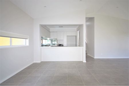 Modern Family Living in a Convenient Elderslie Location - Photo 2