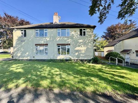Daw Royds, Almondbury, Huddersfield, HD5 - Photo 1